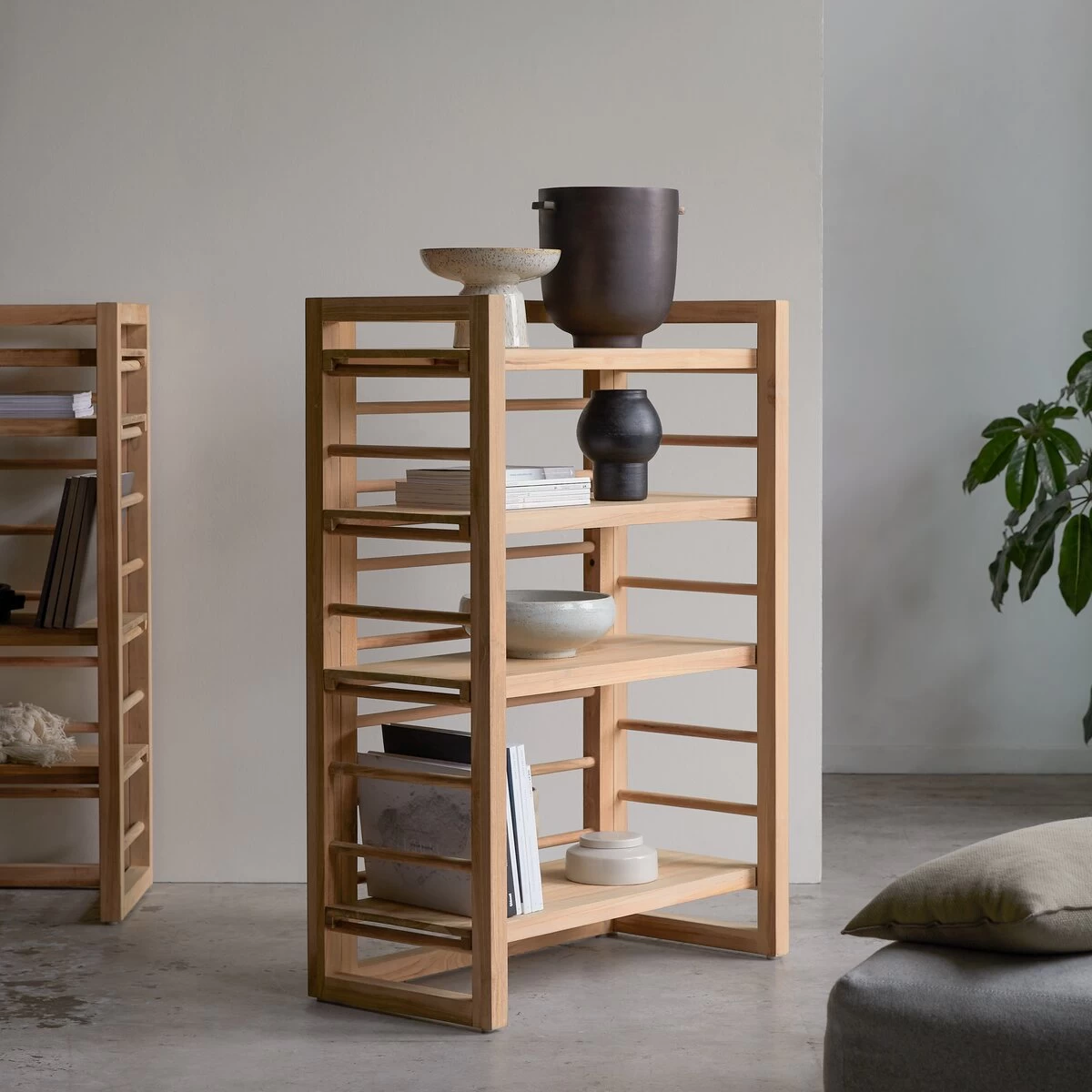 Sera - Bibliothèque Basse En Teck Massif – Image 4