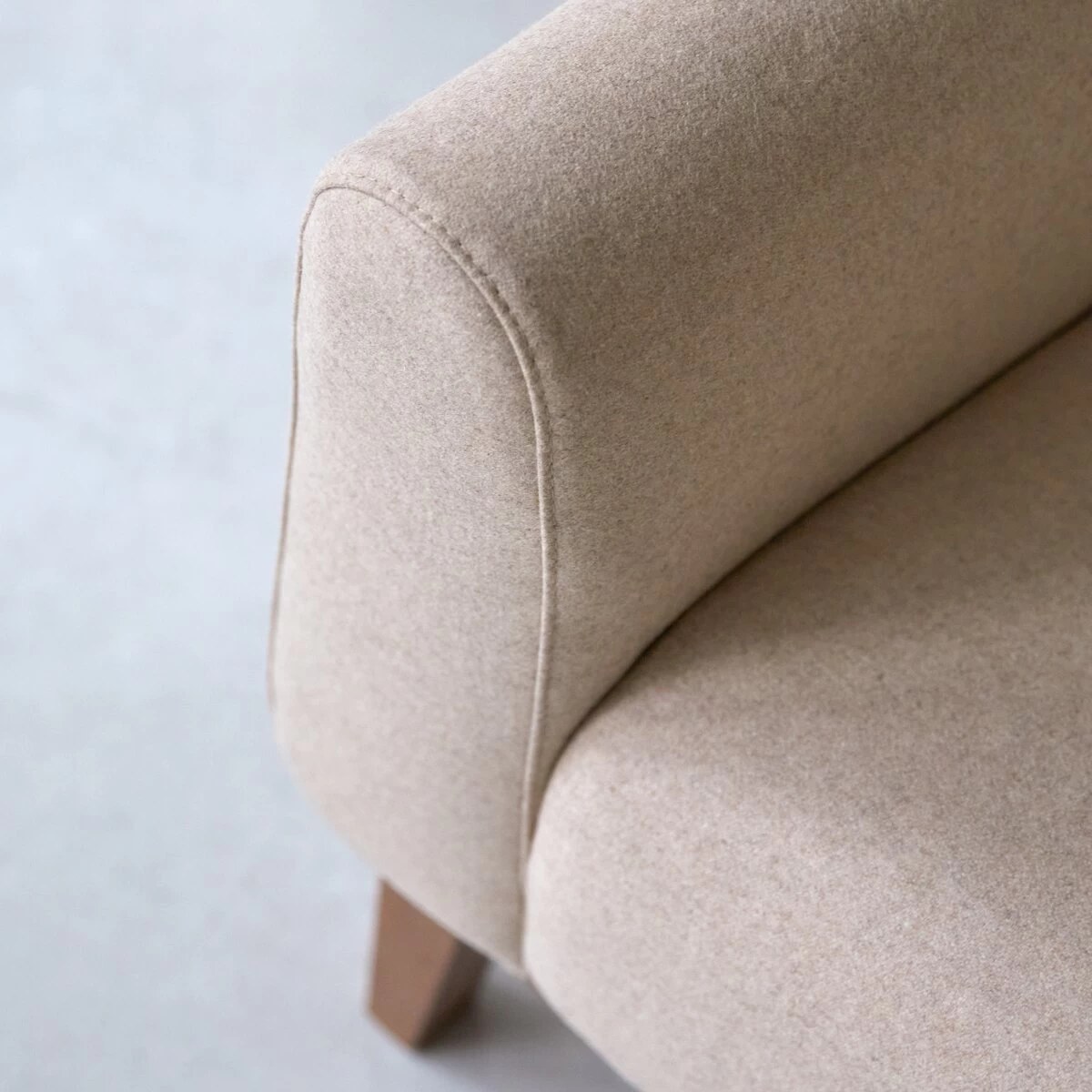 Bjorn - Canapé En Chêne Massif Et Tissu écru 2 Places – Image 5