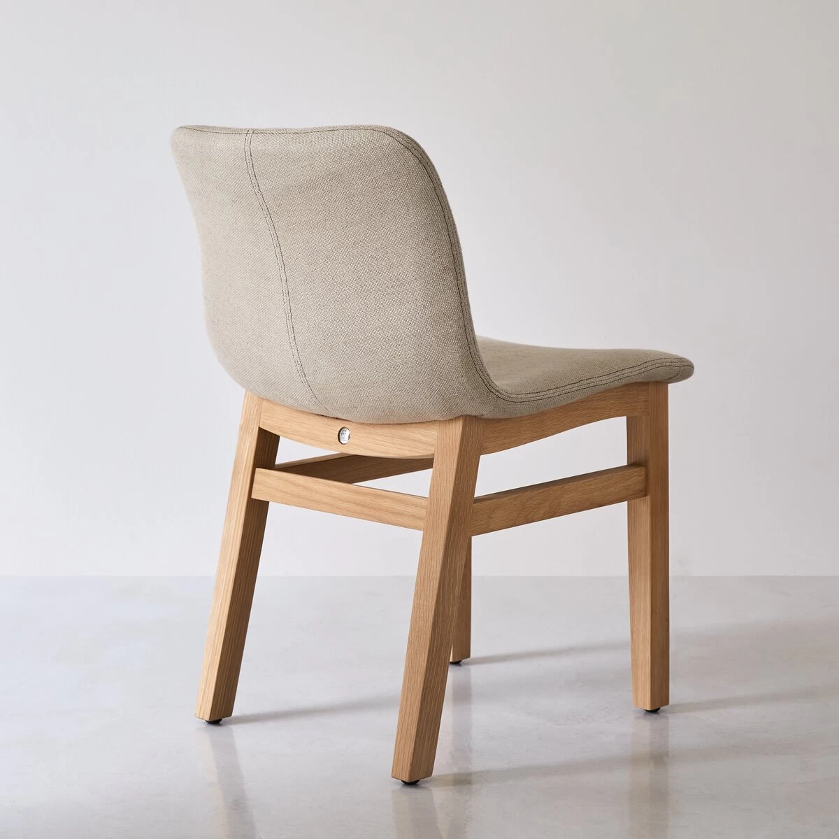 Cocoon - Chaise Linen En Chêne Massif – Image 2