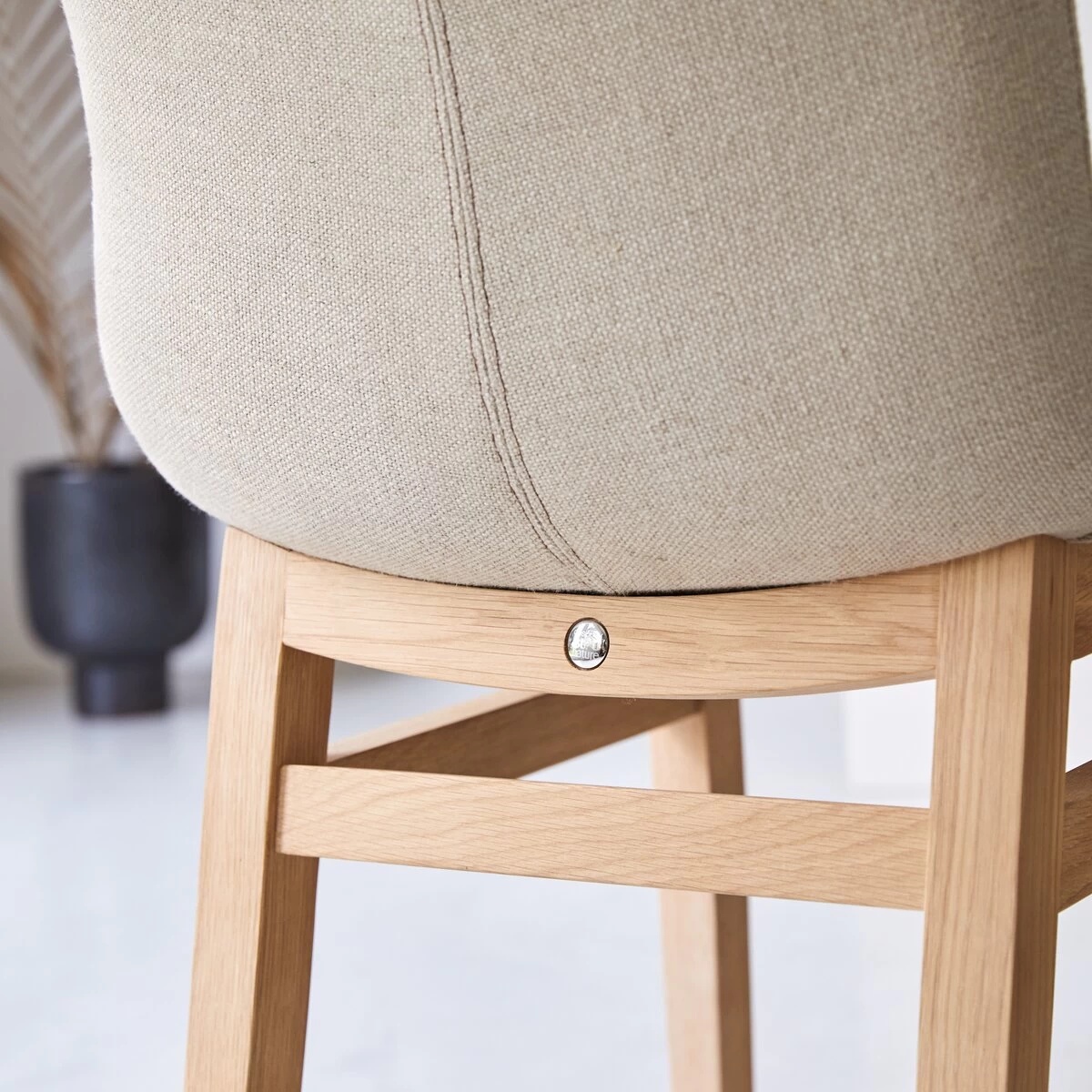 Cocoon - Chaise Linen En Chêne Massif – Image 6