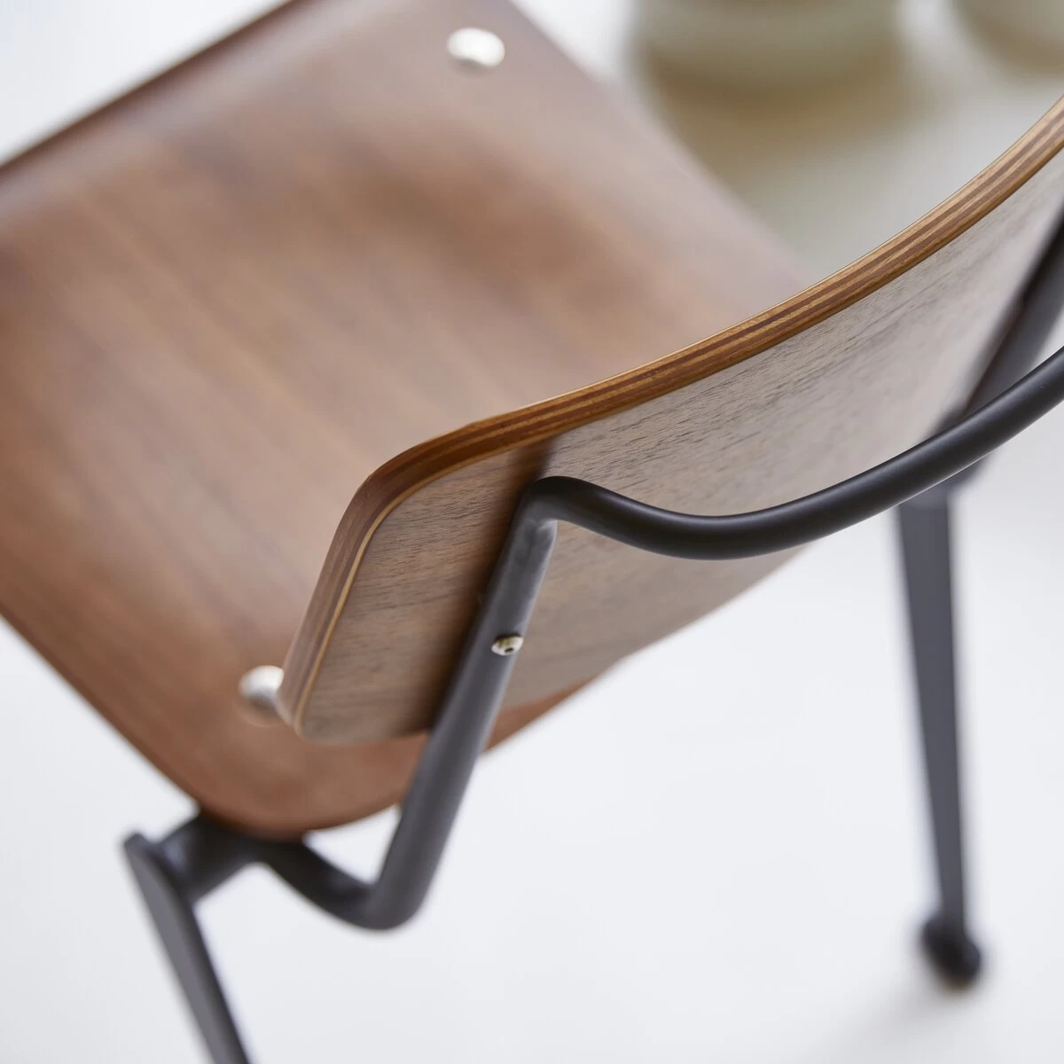 Mio - Chaise En Noyer Et Métal Black – Image 2