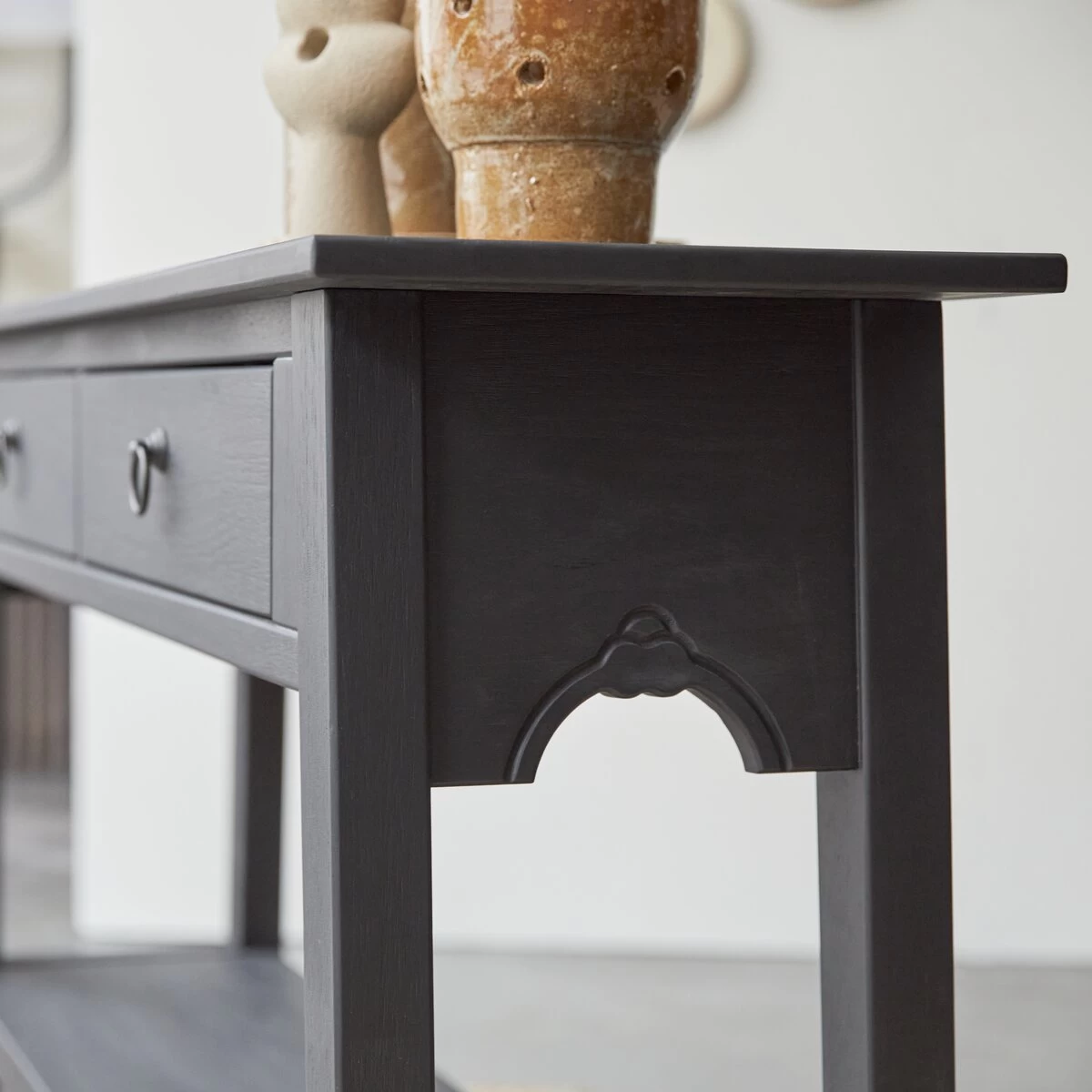 Thaki Black - Console En Pin Massif 2 Tiroirs – Image 4