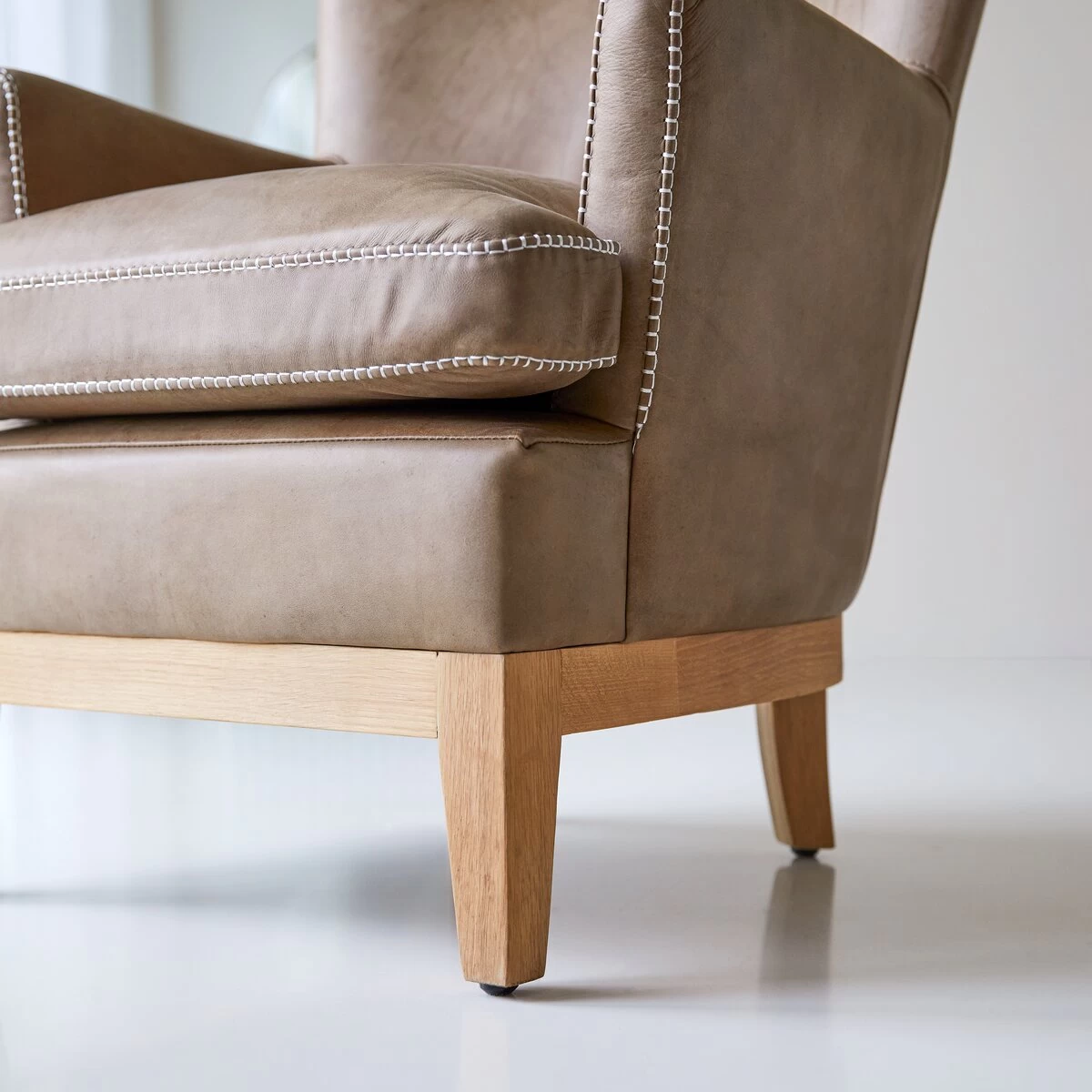 Comoc - Fauteuil En Chêne Massif Et Cuir Cheyenne – Image 6