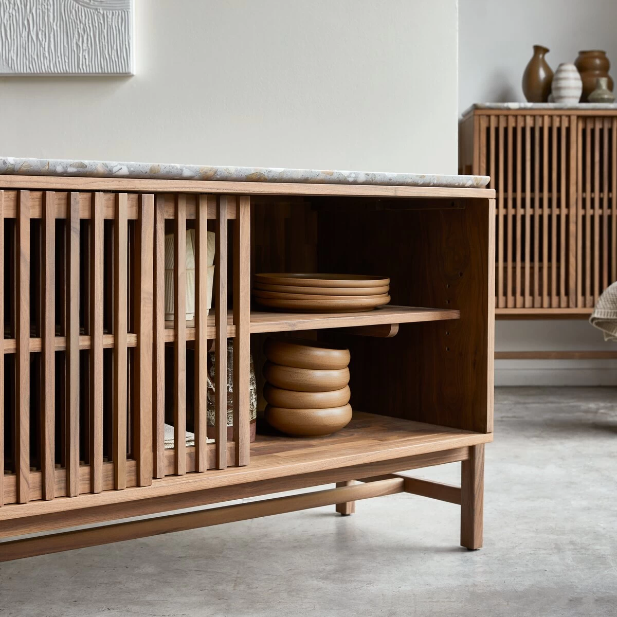 Isaure - Buffet En Noyer Massif Et Terrazzo Premium 160 Cm – Image 3