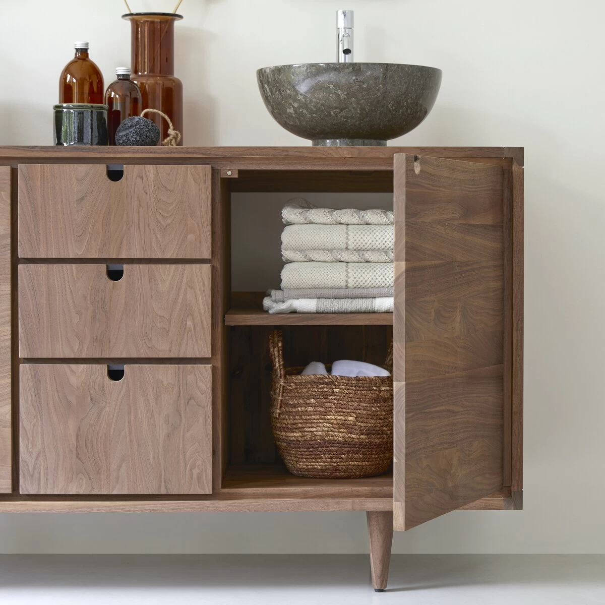 Jonàk - Meuble Sous Vasque En Noyer Massif 145 Cm – Image 2