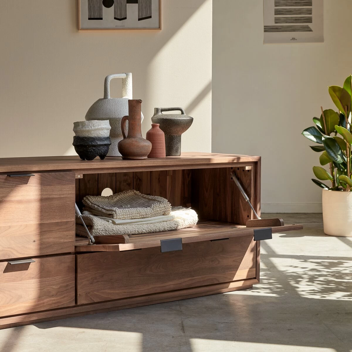 Senson - Meuble TV En Noyer Massif 180 Cm – Image 2