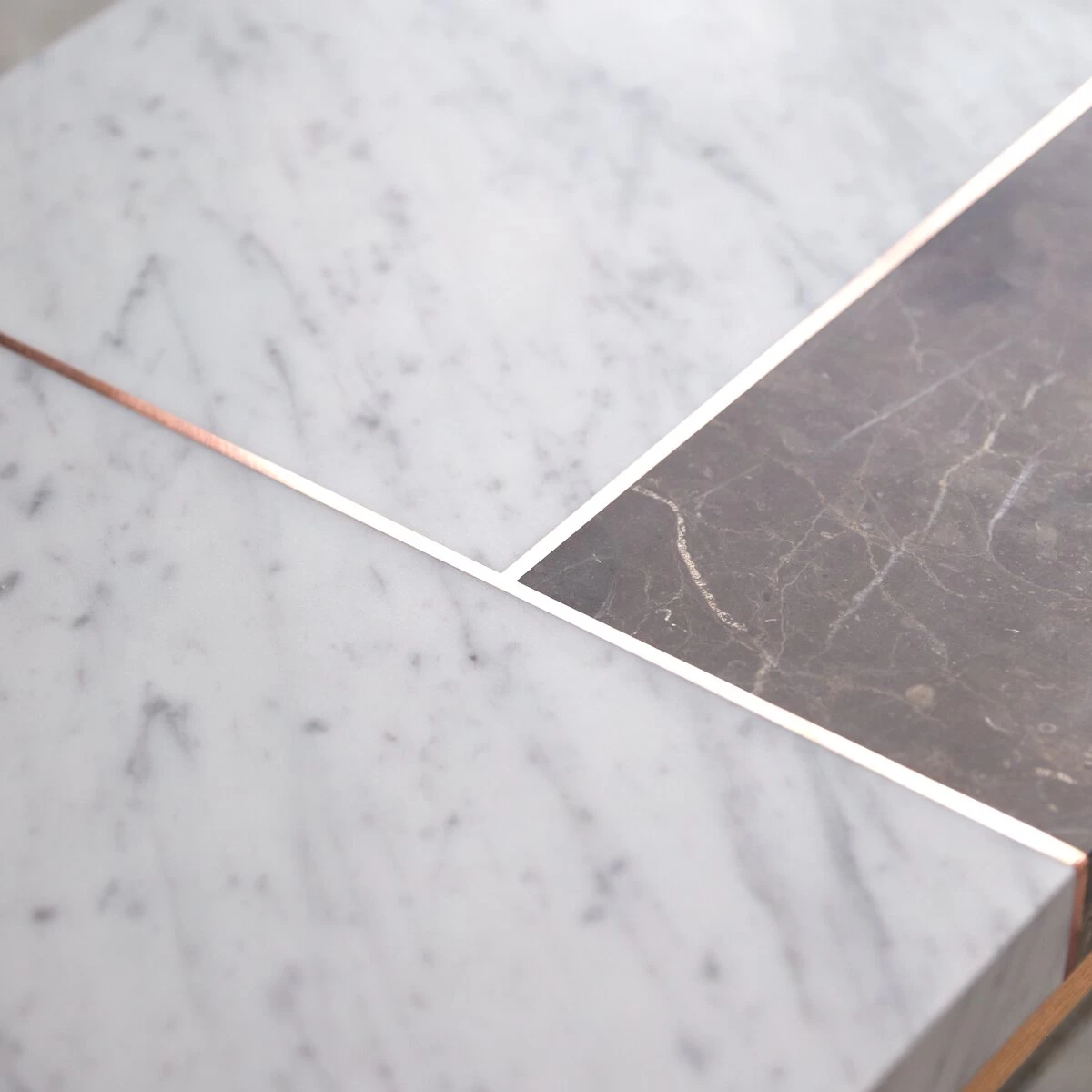 Stonepiet - Table Basse En Chêne Massif Et Marbre 111x48 Cm – Image 2