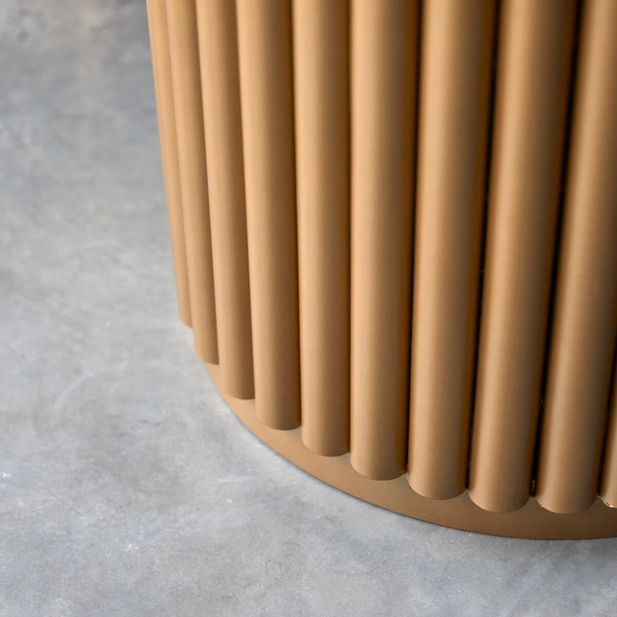 Isaure - Table Ronde En Métal Et Terrazzo 4/6 Pers – Image 2