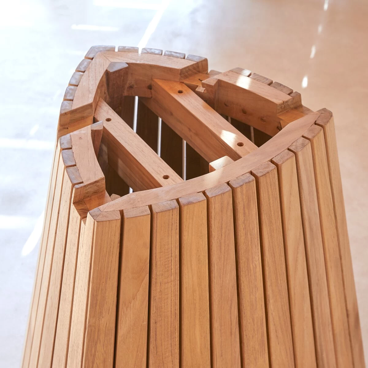 Paloma - Table Ronde En Teck Massif 6 Pers. – Image 5