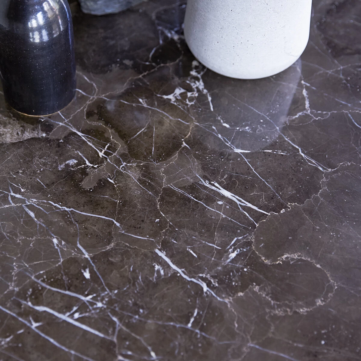 Stoneleaf - Table En Chêne Massif Et Marbre 2/4 Pers. – Image 2