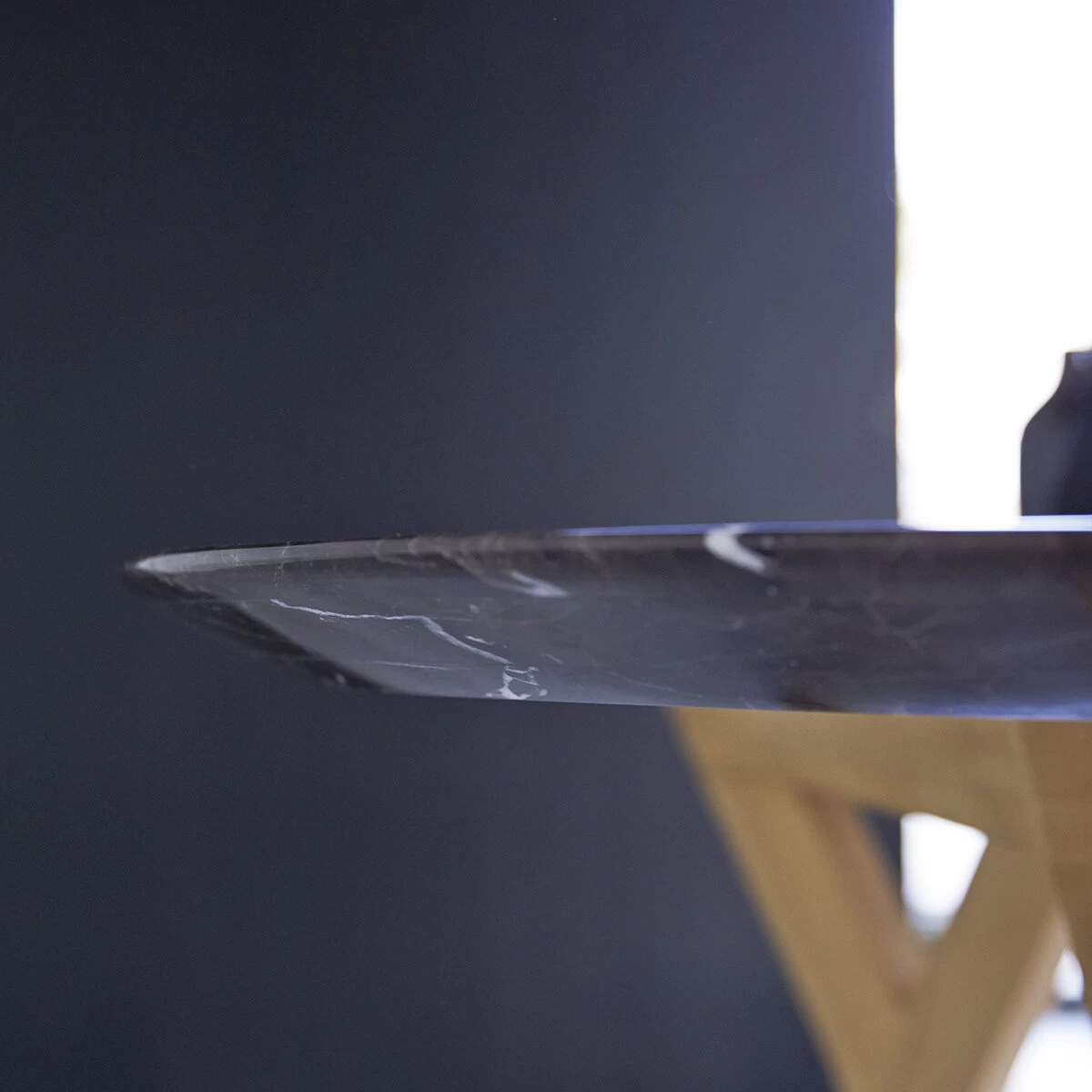 Stoneleaf - Table En Chêne Massif Et Marbre 2/4 Pers. – Image 4