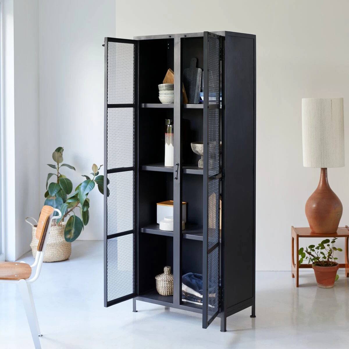 Cléo - Vaisselier Grillagé En Métal – Image 2