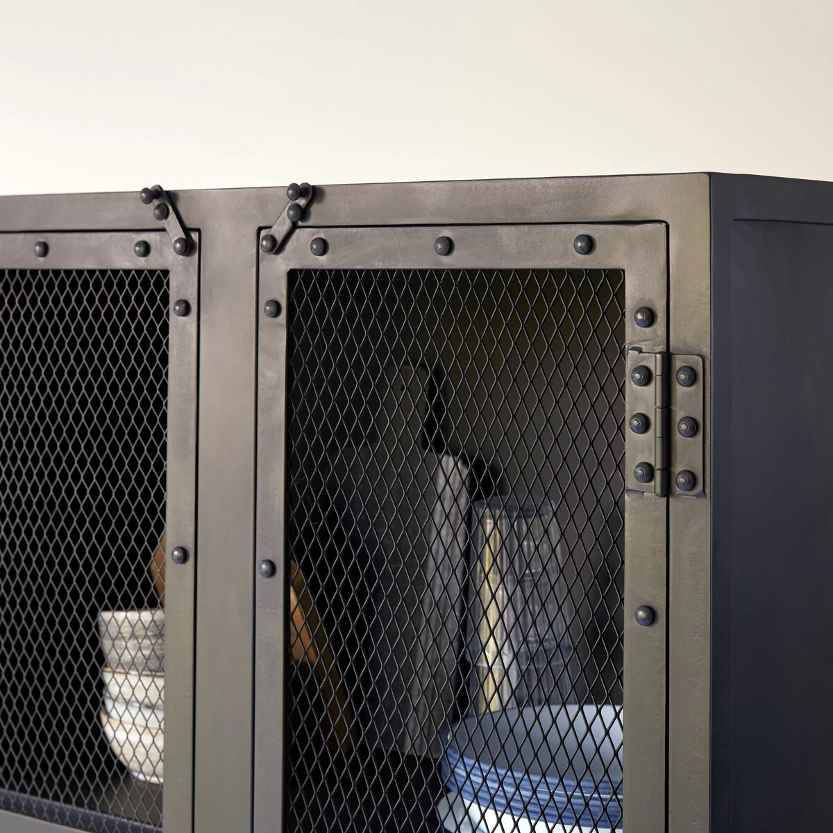 Cléo - Vaisselier Grillagé En Métal – Image 5